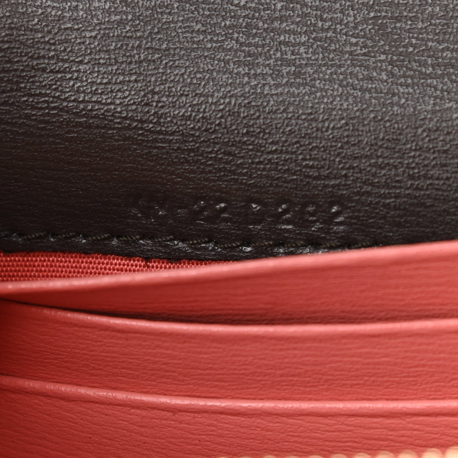 Salvatore Ferragamo Calfskin City Wallet On Chain Black 7 of 10