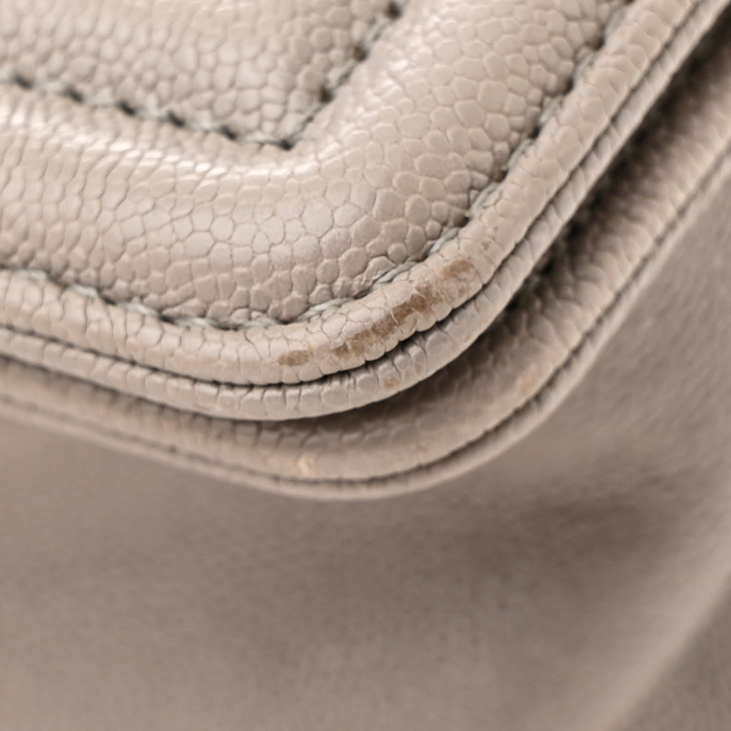 Caviar Quilted Medium Boy Flap Grey