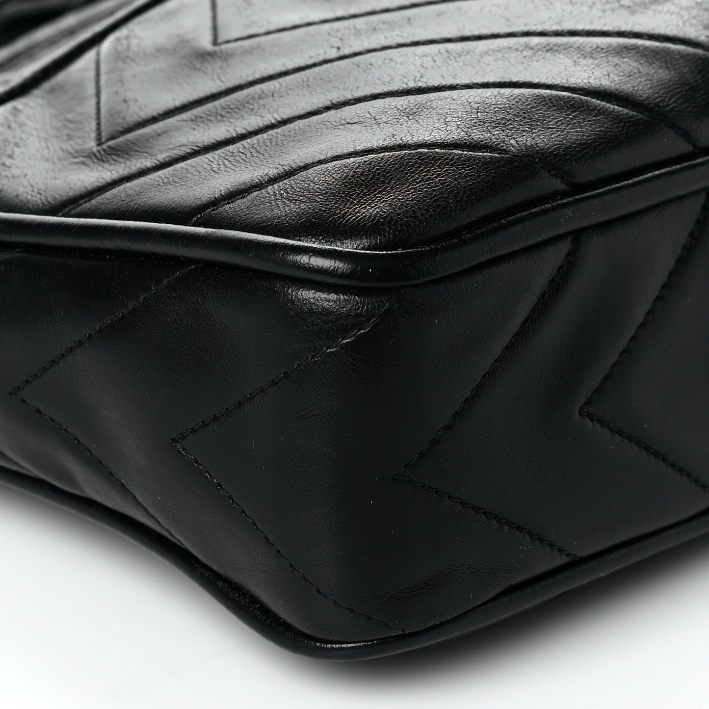 Lambskin Chevron Quilted Tassel Camera Case Black