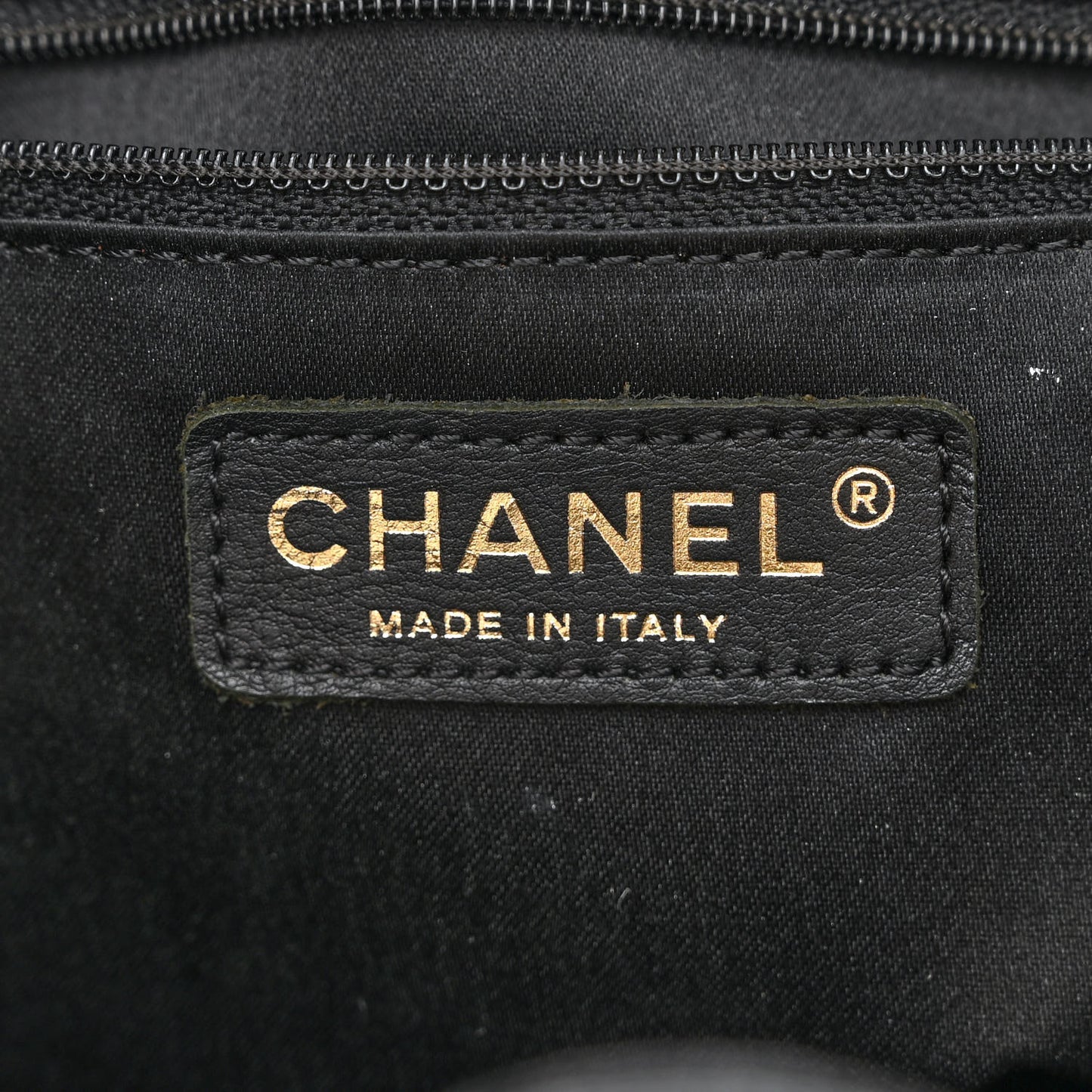 Caviar Quilted Petit Shopping Tote PST Black