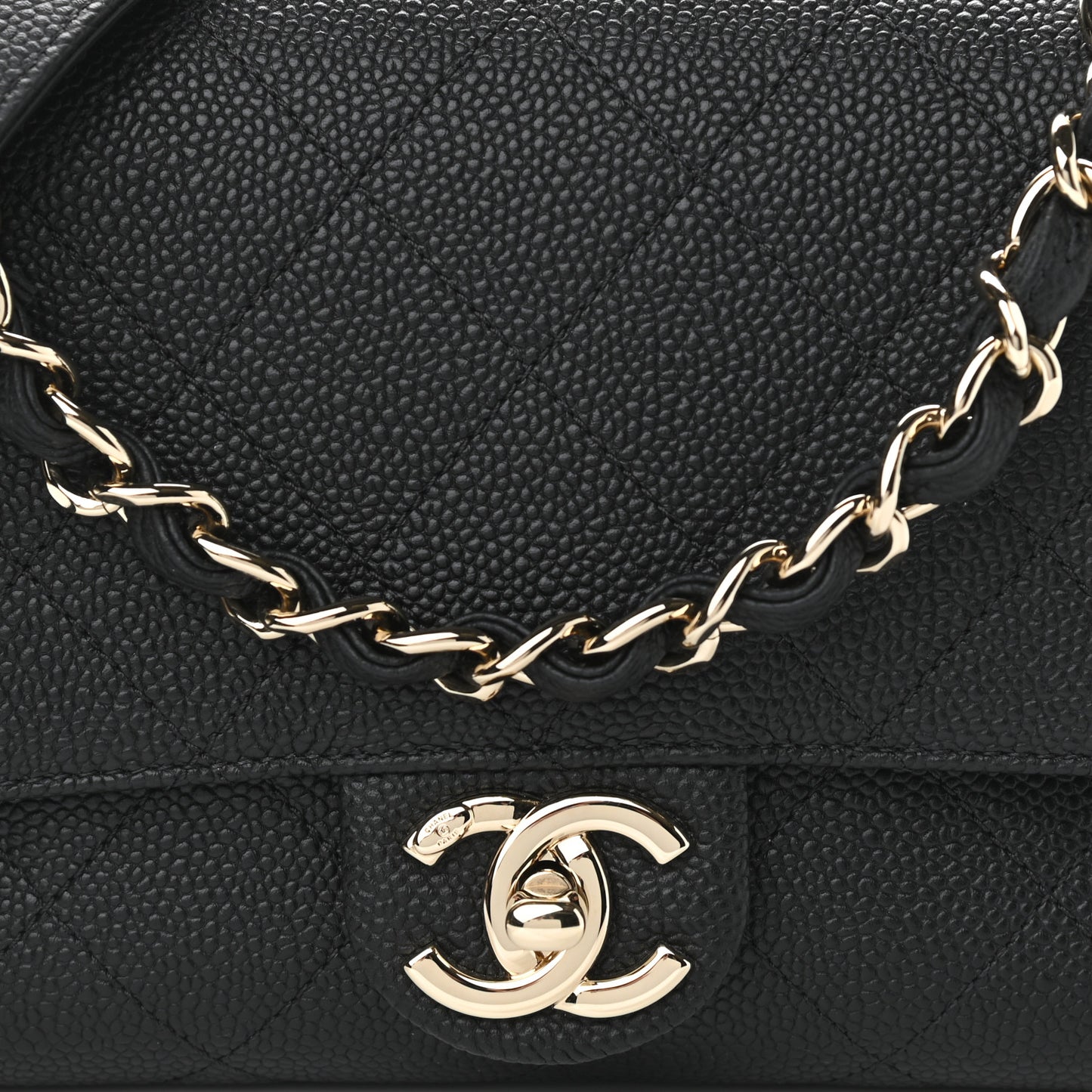 Caviar Quilted Small City Walk Flap Black