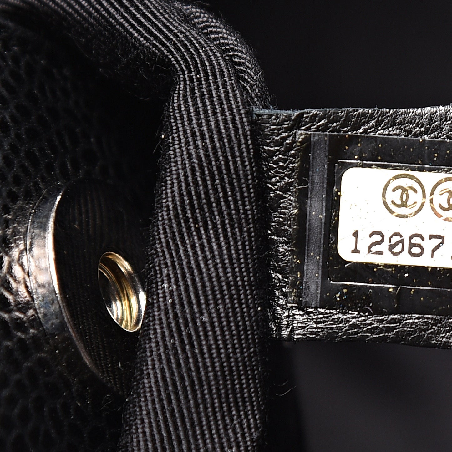 Caviar Quilted Petit Shopping Tote PST Black