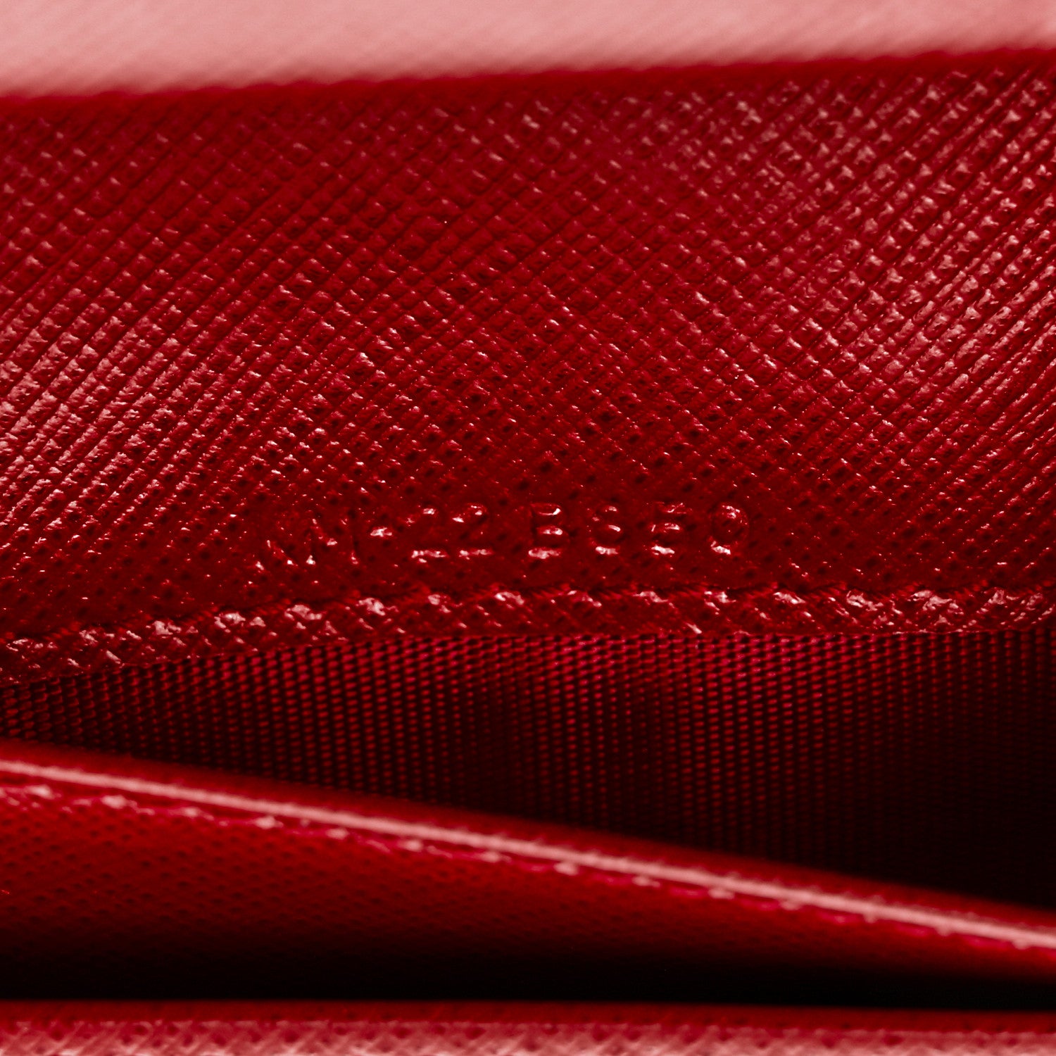 Salvatore Ferragamo Hammered Calfskin Vara Bow Chain Wallet Red 7 of 13