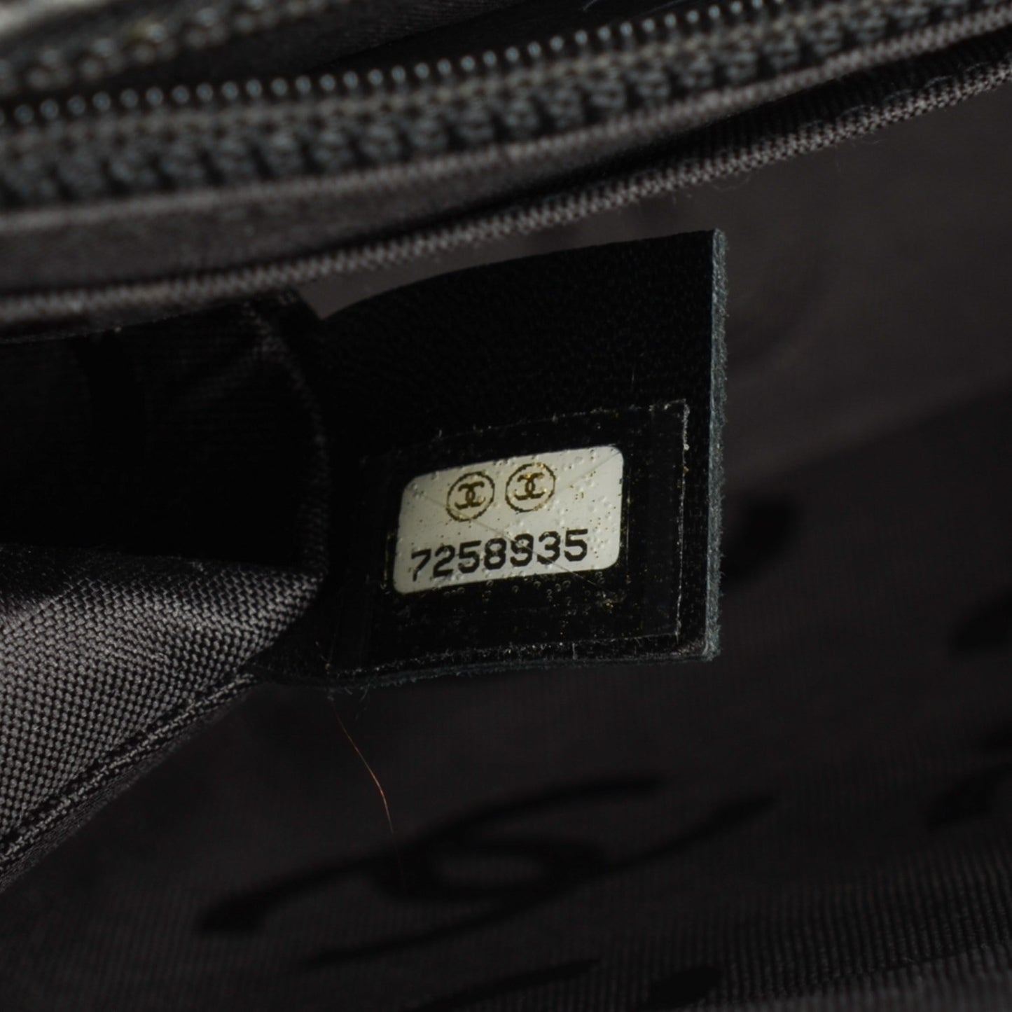 Patent Quilted Medium Chocolate Bar Flap Black