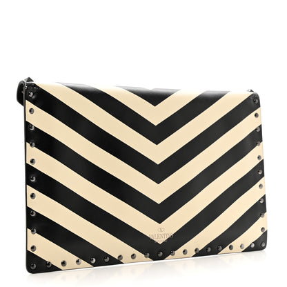 Valentino Garavani Vitello Chevron Rockstud Rolling Envelope Clutch Light Ivory Black 3 of 7
