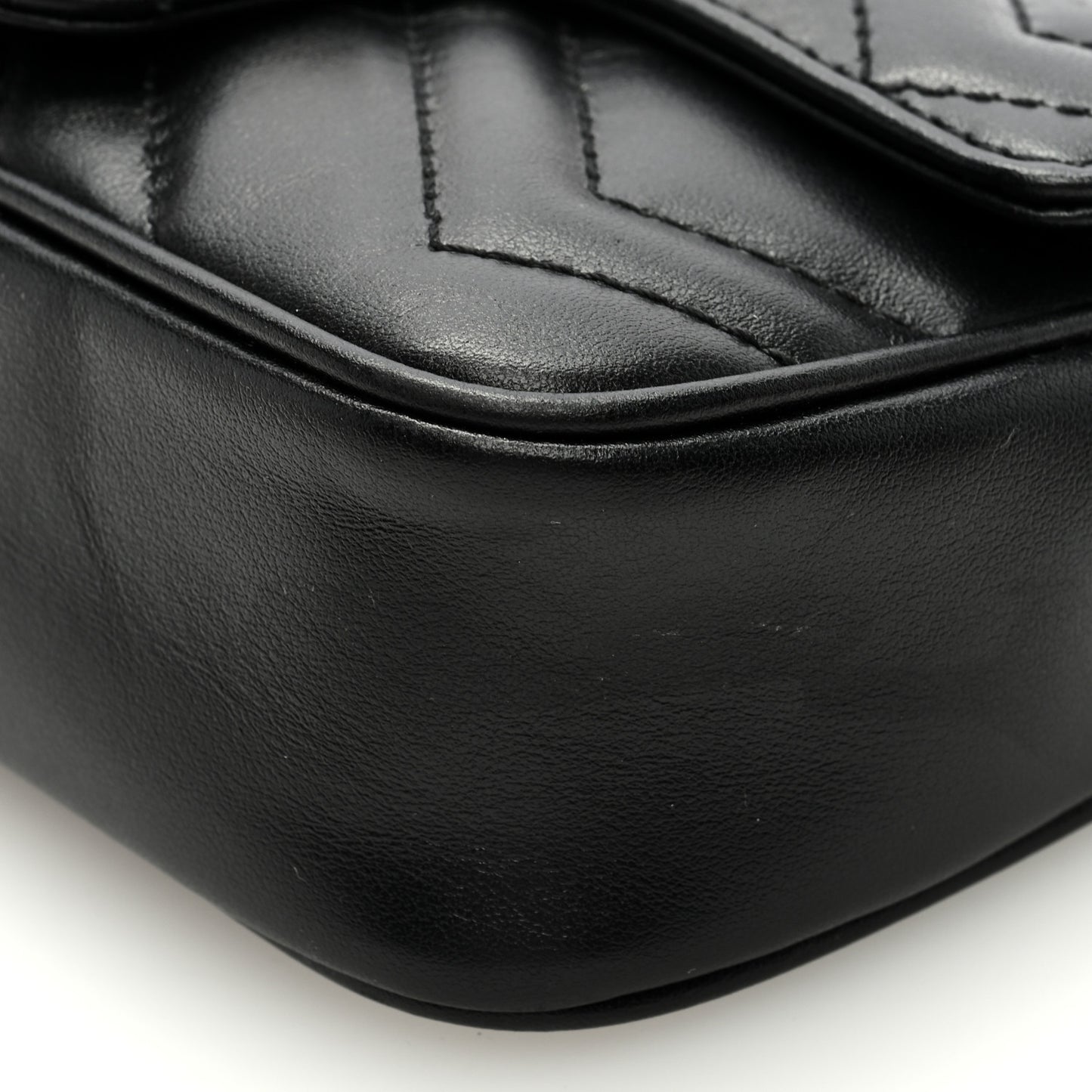 Calfskin Matelasse Super Mini GG Marmont Shoulder Bag Black