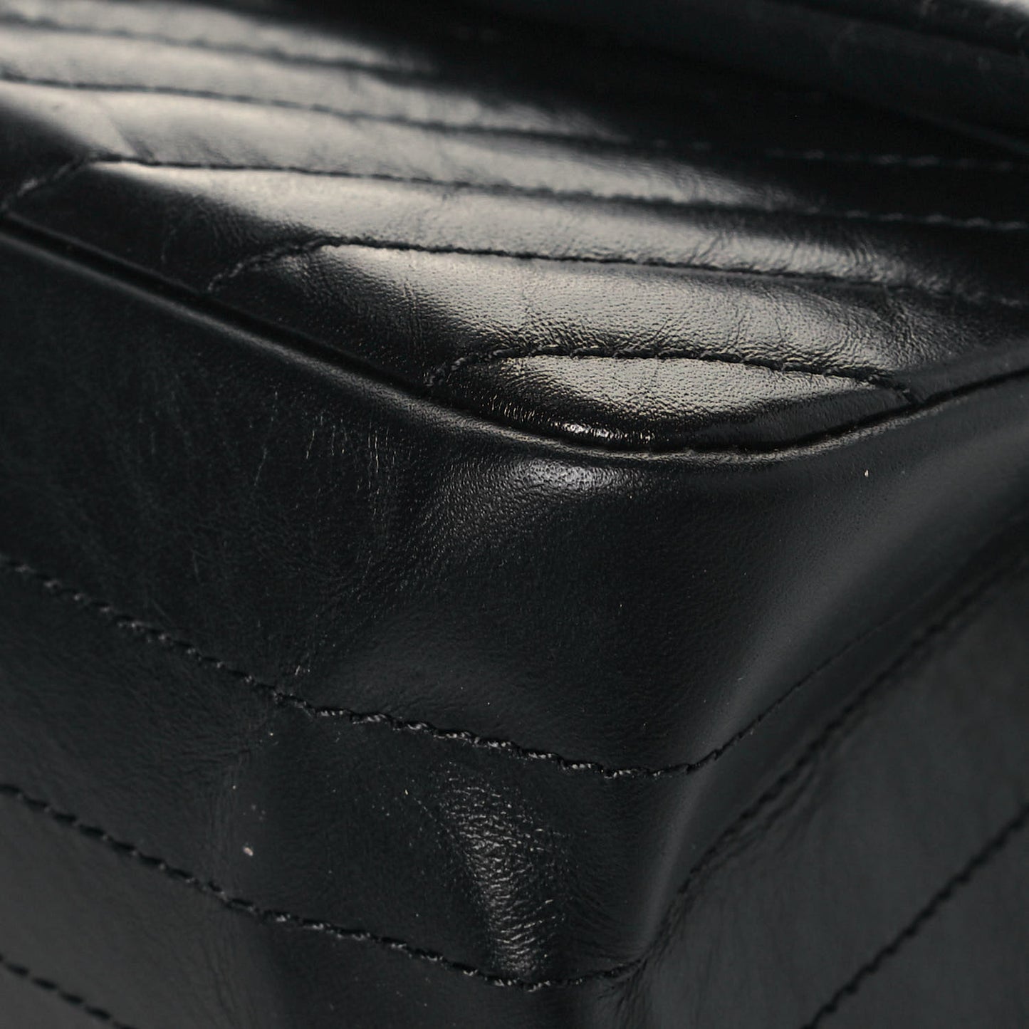Aged Calfskin Chevron Quilted 2.55 Reissue 225 Flap So Black