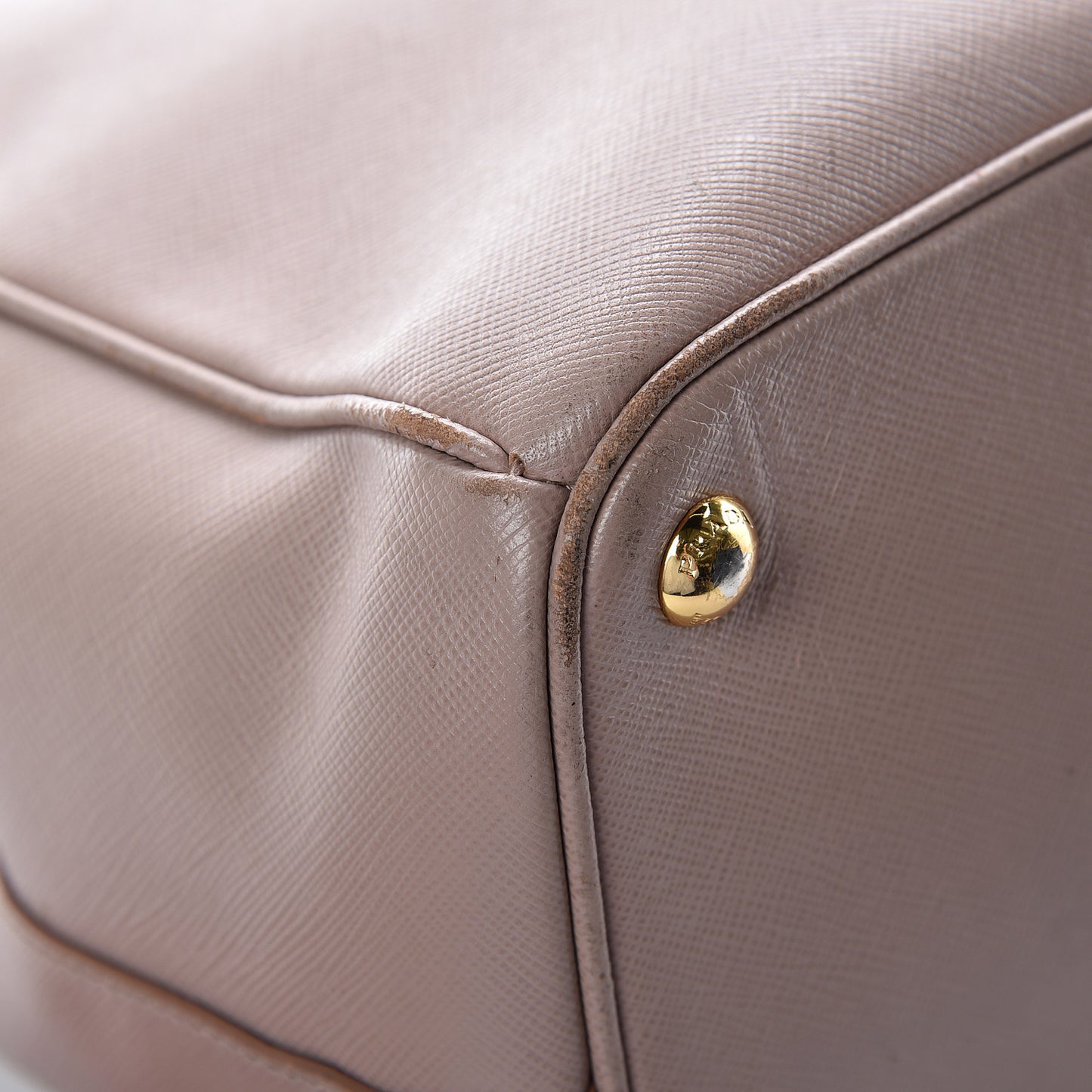 Saffiano Medium Galleria Double Zip Tote Cammeo
