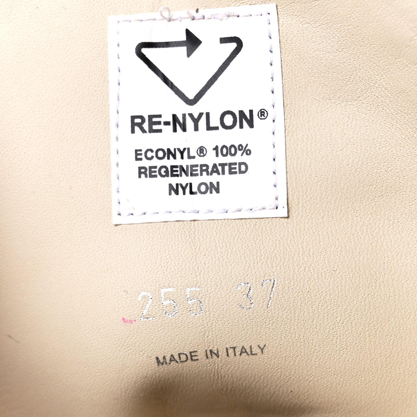 Spazzolato Rois Re-Nylon Metal Triangle Logo Monolith Pouch Pocket 55mm Boots 37 Deserto