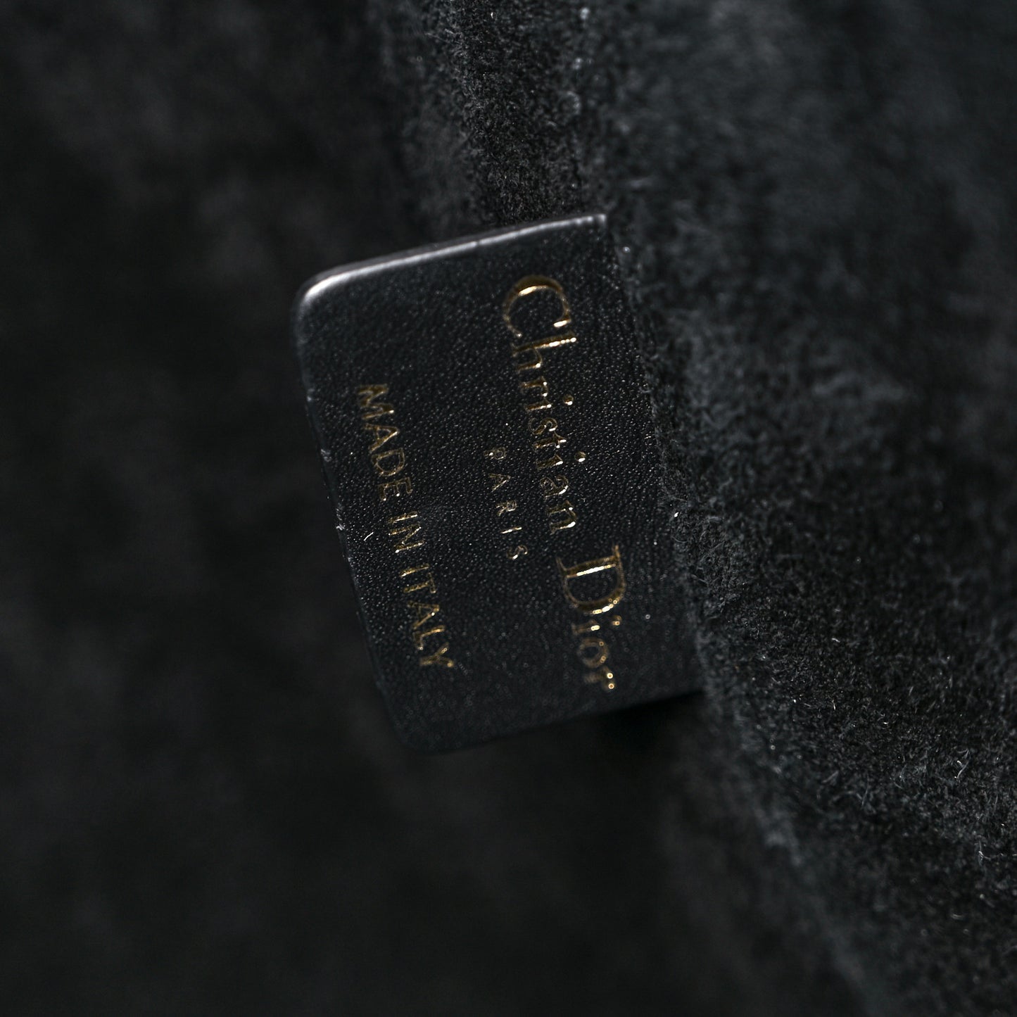 Calfskin Macrocannage Medium Toujours Black