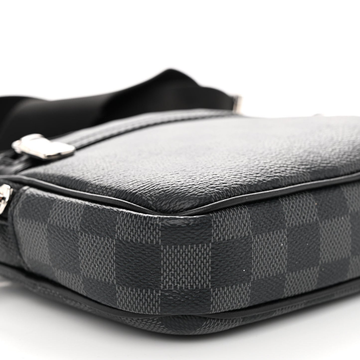 Damier Graphite Scott Messenger