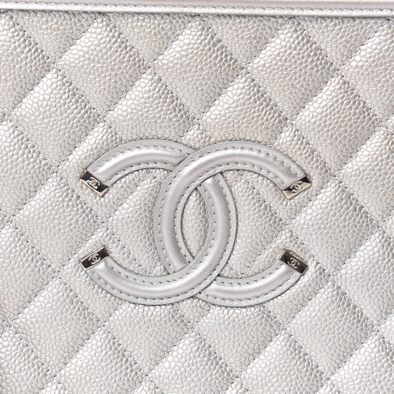 Chanel Metallic Caviar Quilted Large CC Filigree Vanity Case Silver 11 of 12