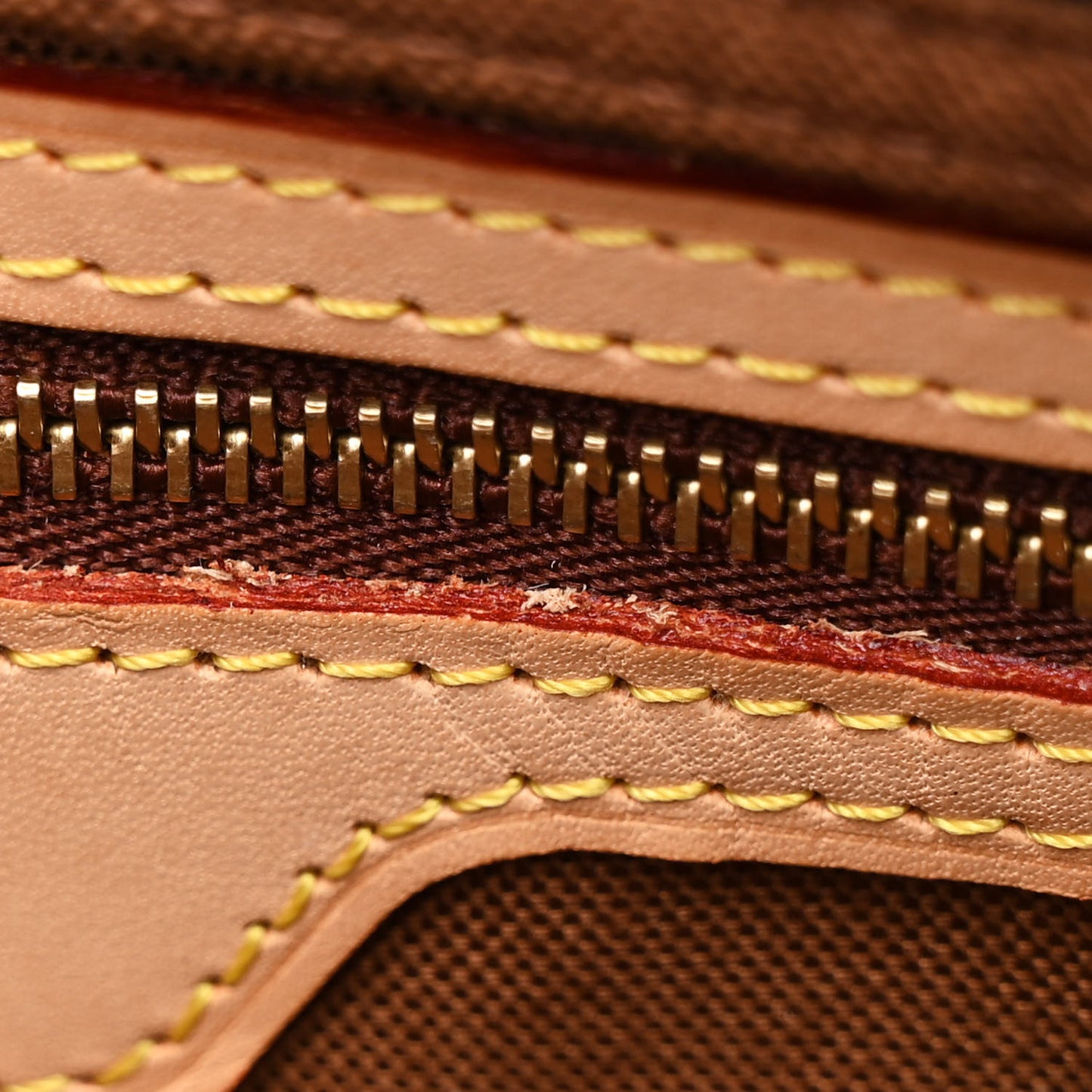Monogram Trotteur