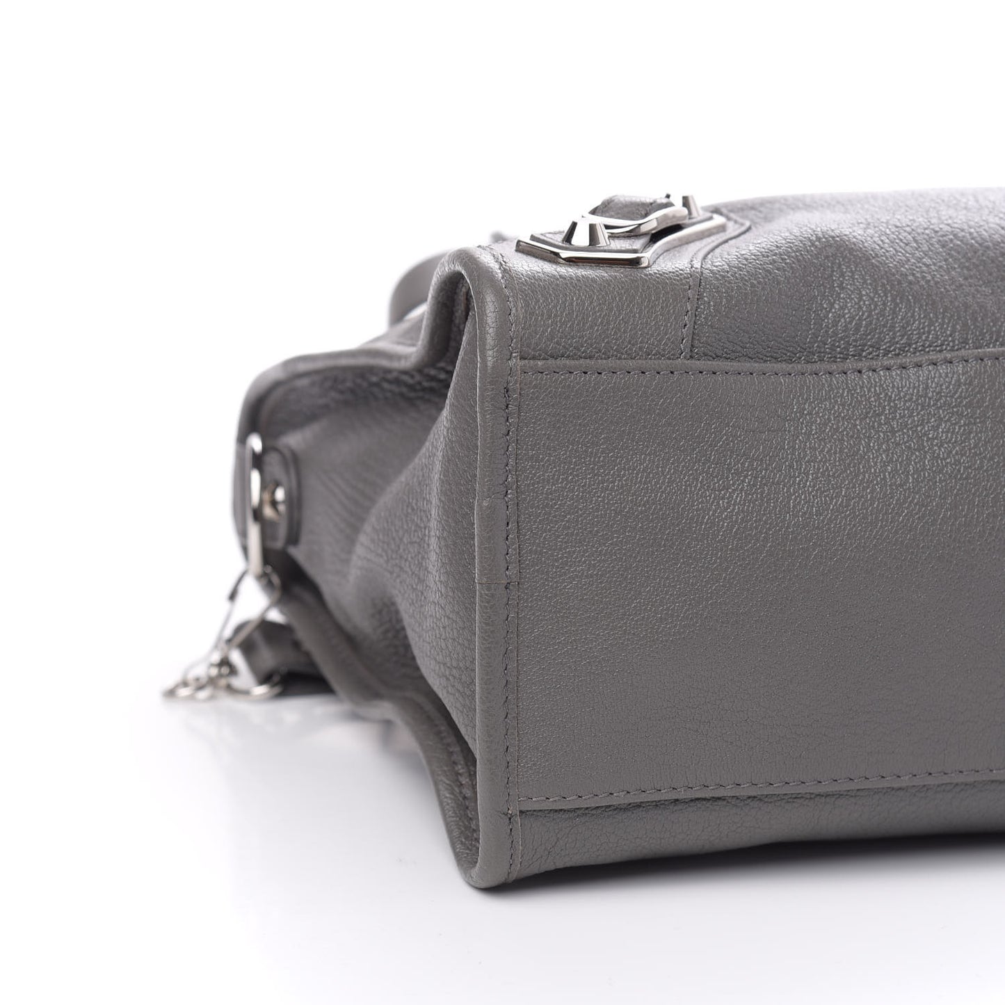Chevre Silver Metallic Edge Hardware City Gris Acier
