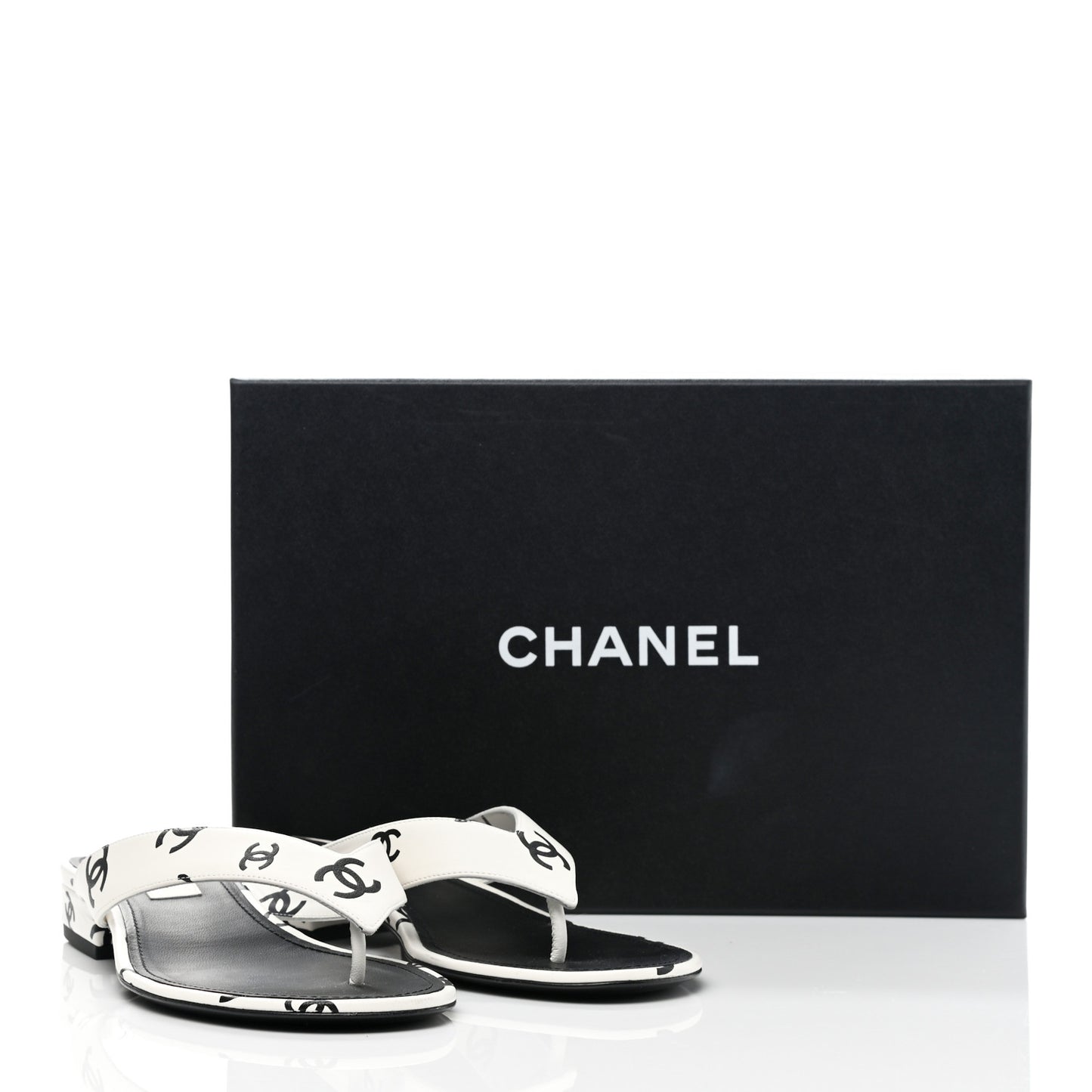 Lambskin Printed CC Thong Sandals 38 White Black