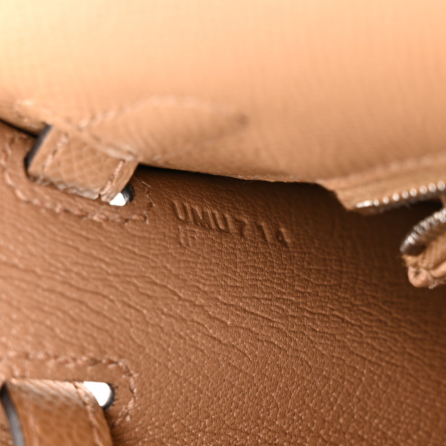 Epsom Kelly Sellier 25 Chai