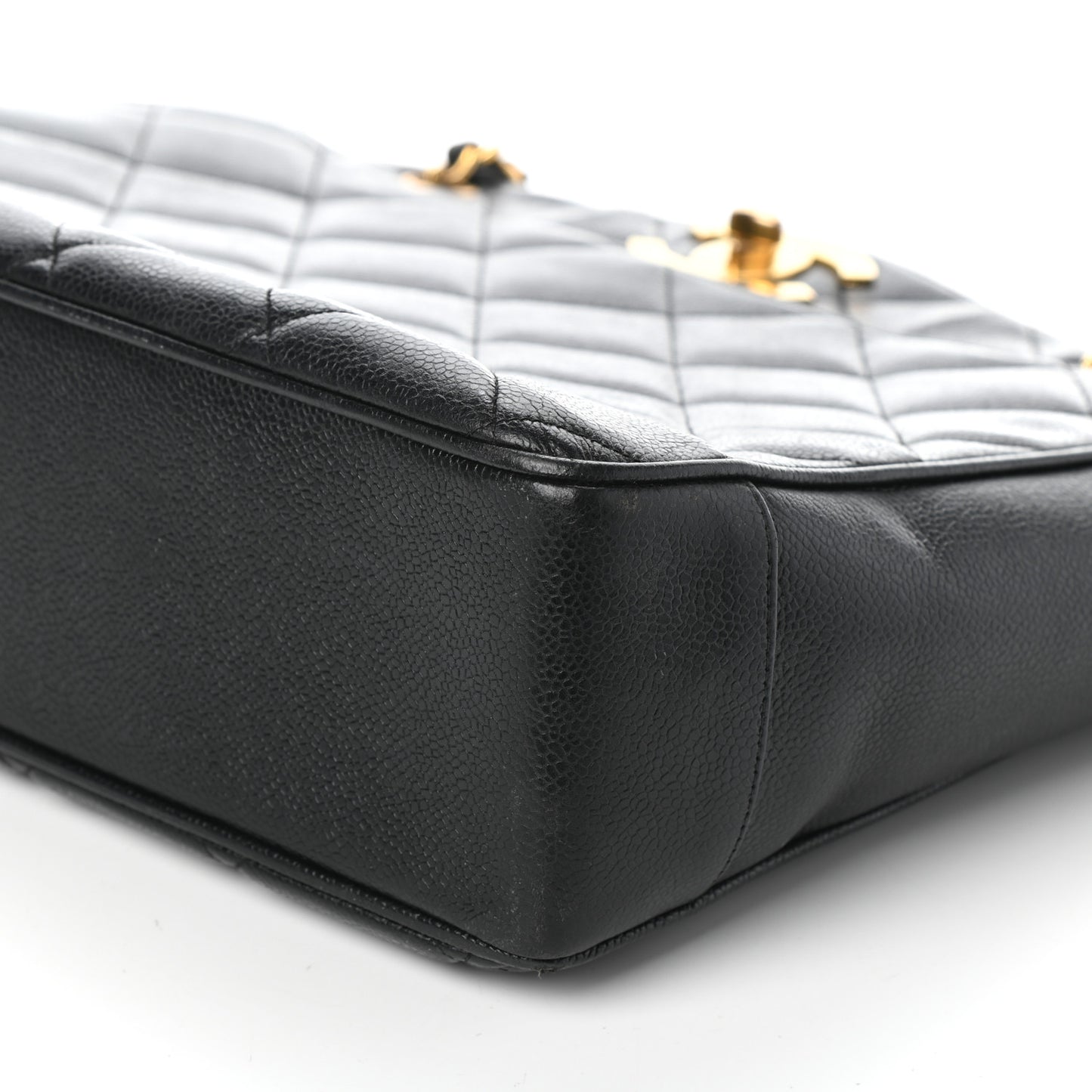 Caviar Quilted CC Shoulder Bag Black