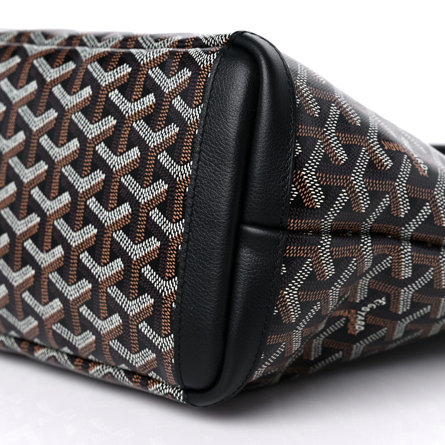 Goyardine Artois PM Black