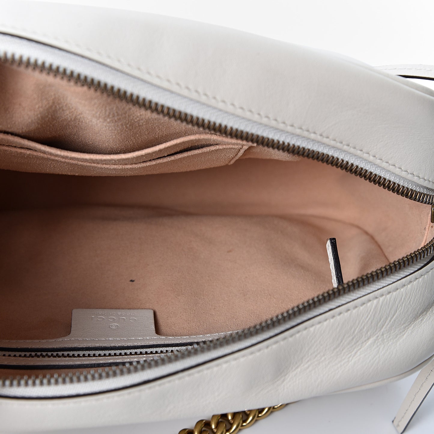 Calfskin Matelasse Medium GG Marmont Chain Shoulder Bag Mystic White