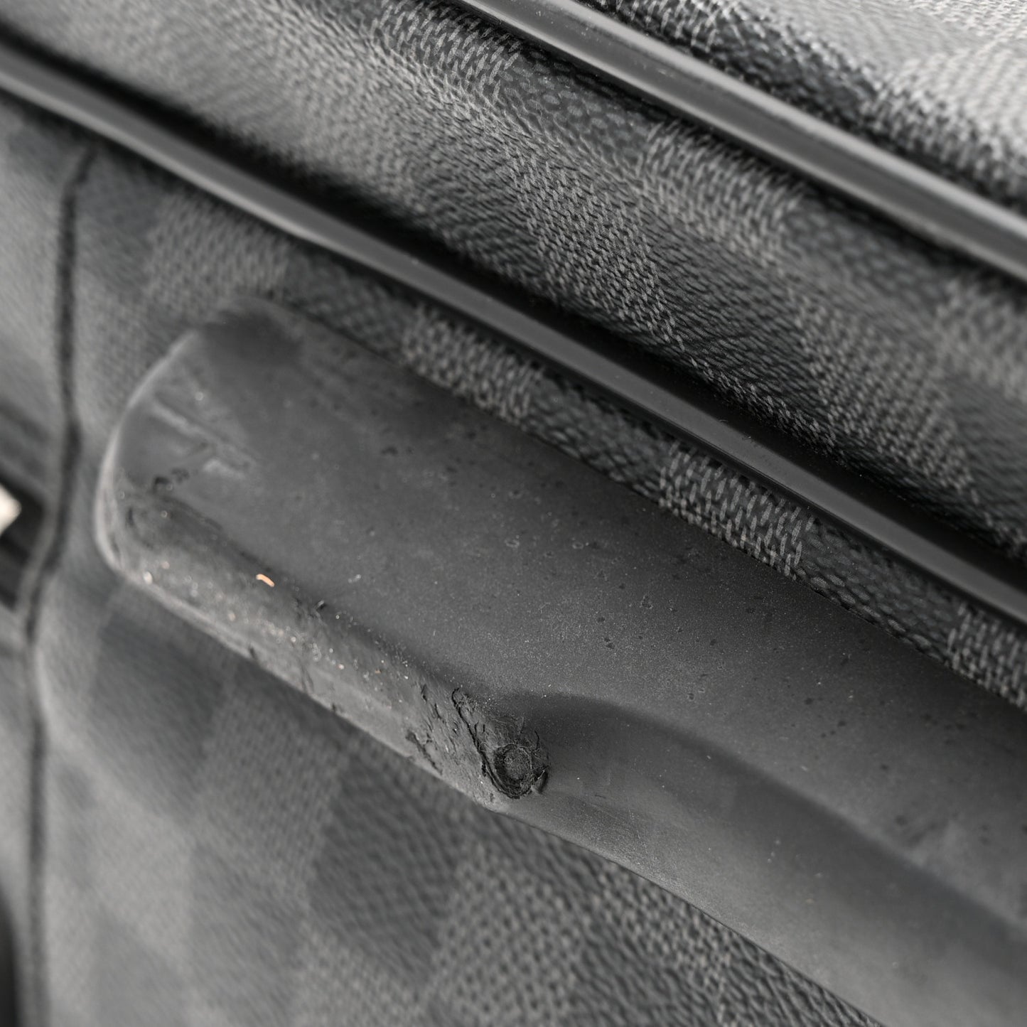 Damier Graphite Pilot Case