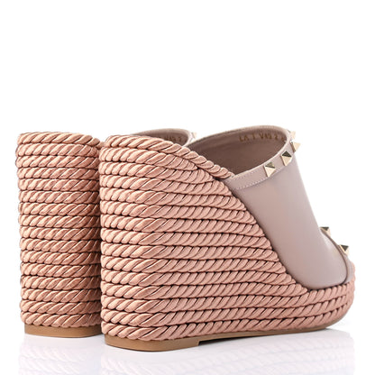 Valentino Garavani Calfskin Rockstud Wedge Mule 40 Poudre 3 of 4