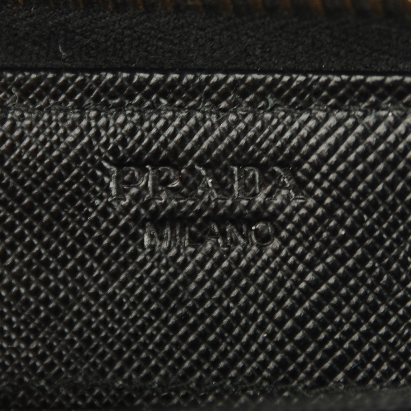 Saffiano Metal Zip Around Wallet Nero Black
