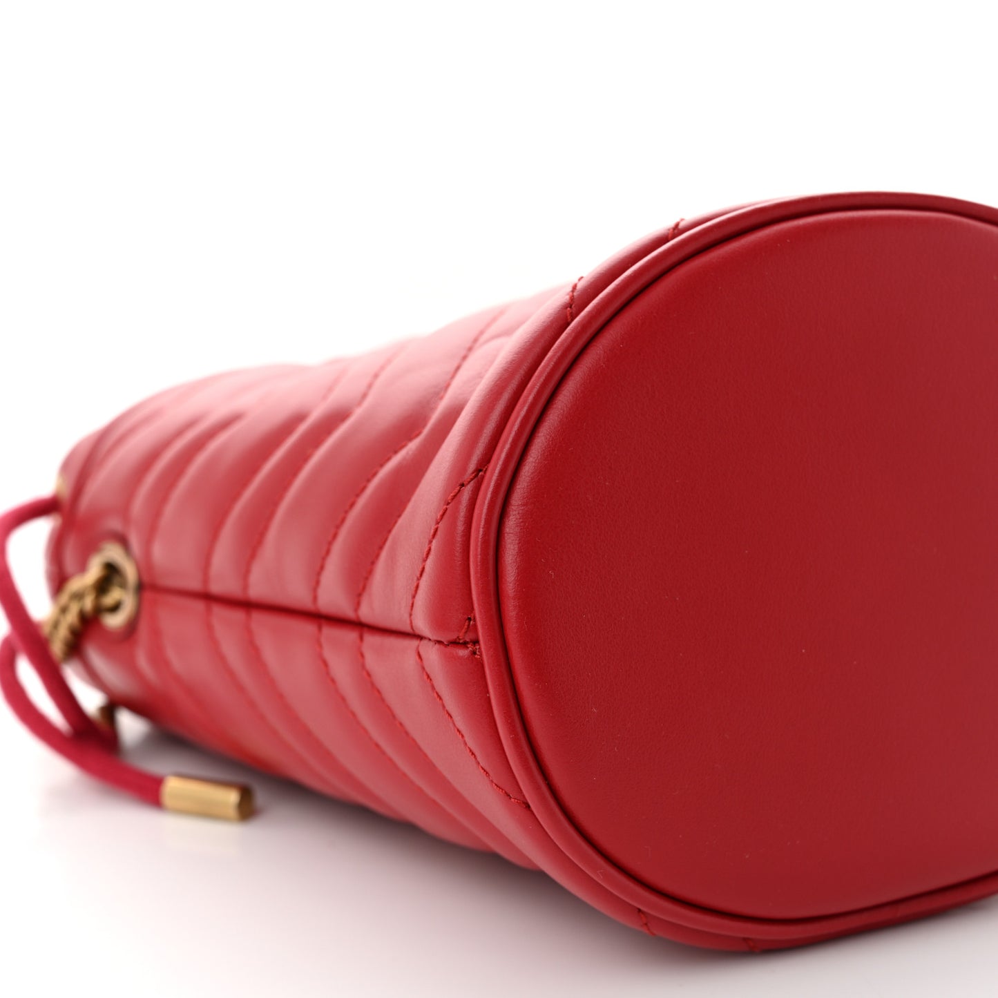 Calfskin Matelasse Mini GG Marmont 2.0 Bucket Bag Hibiscus Red