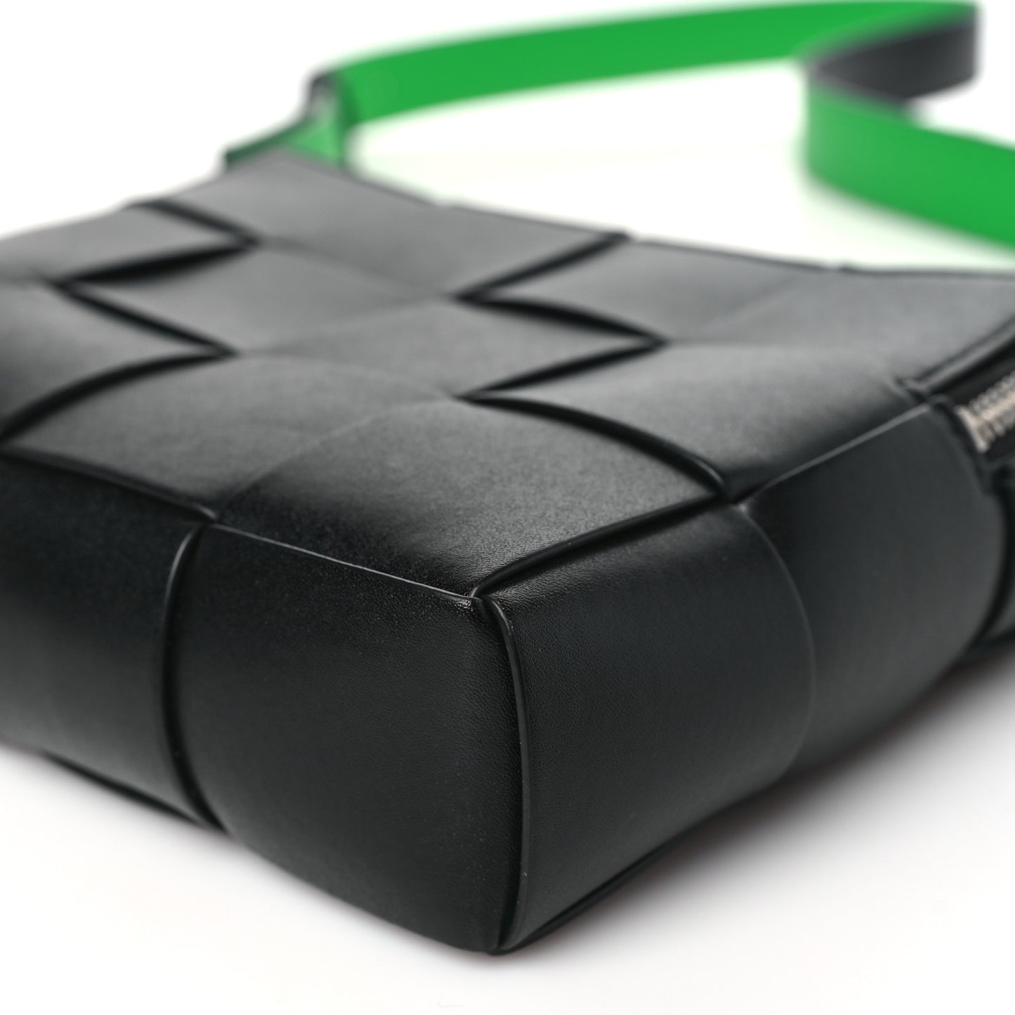 Calfskin Maxi Intrecciato Cassette Camera Bag Black