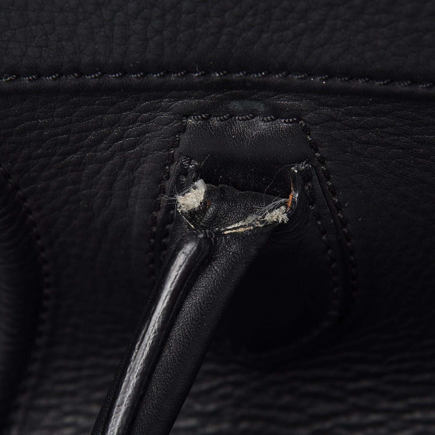 Supple Calfskin Medium Phantom Luggage Black