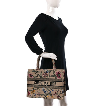 Christian Dior CHRISTIAN DIOR Raffia Embroidered Petites Fleurs Medium Book Tote Natural 2 of 9
