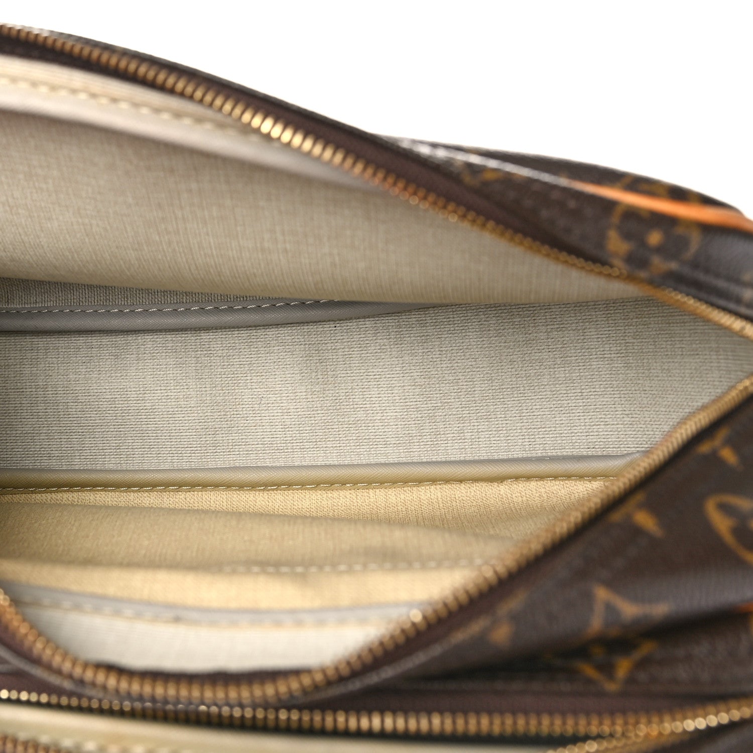 Louis Vuitton Monogram Reporter PM 6 of 11