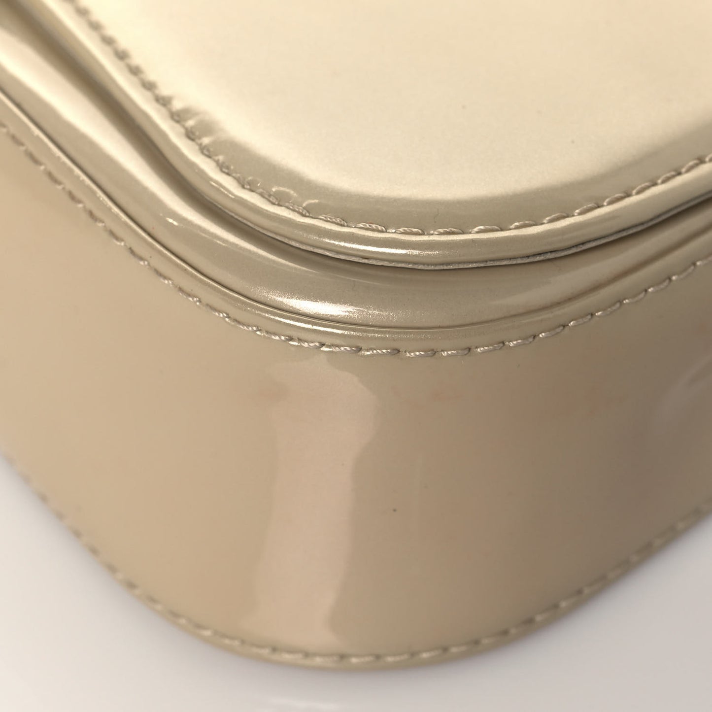 Patent Sobe Clutch Blanc Corail
