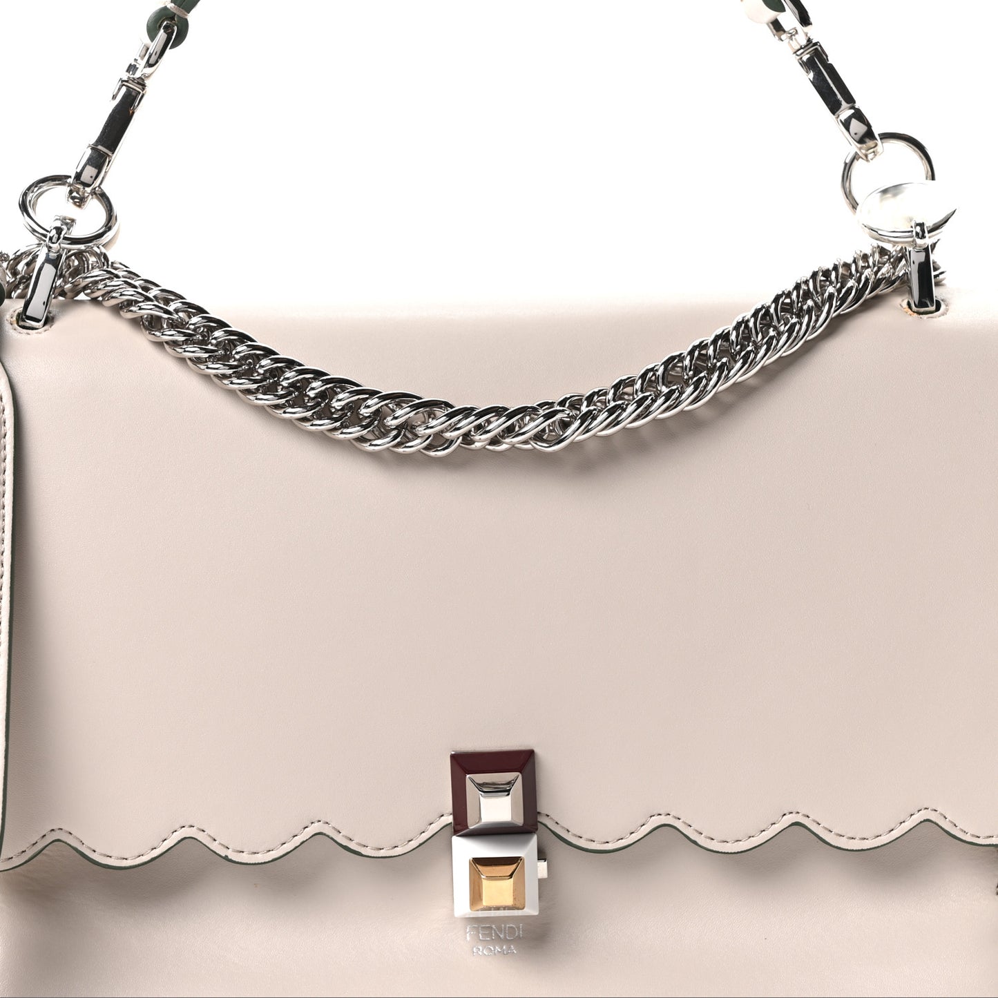 Vitello Liberty Scalloped Studded Kan I Shoulder Bag Grigio Polvere