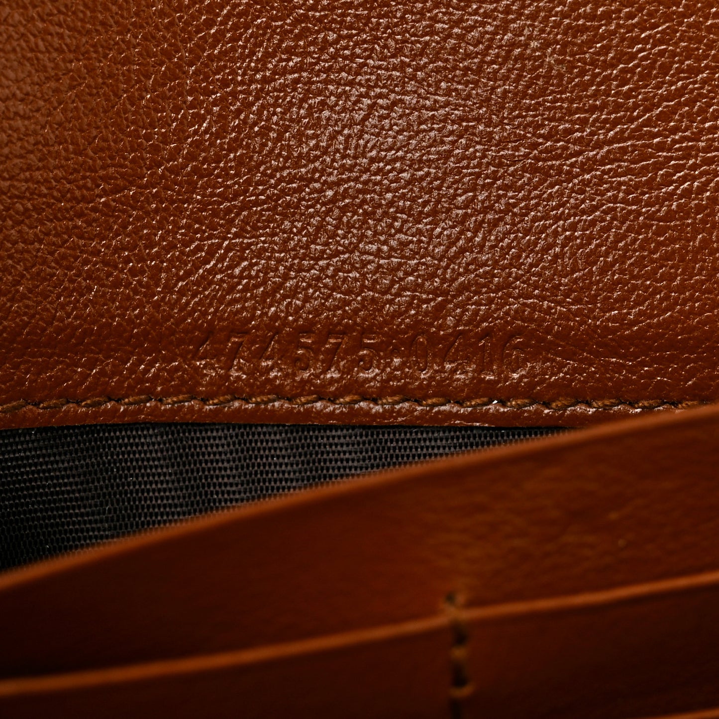 Azalea Calfskin Matelasse Diagonal GG Marmont Chain Wallet Cuir