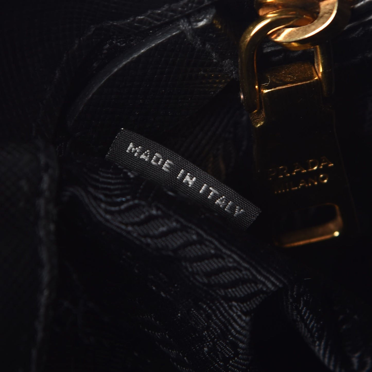 Saffiano Small Galleria Double Zip Tote Black