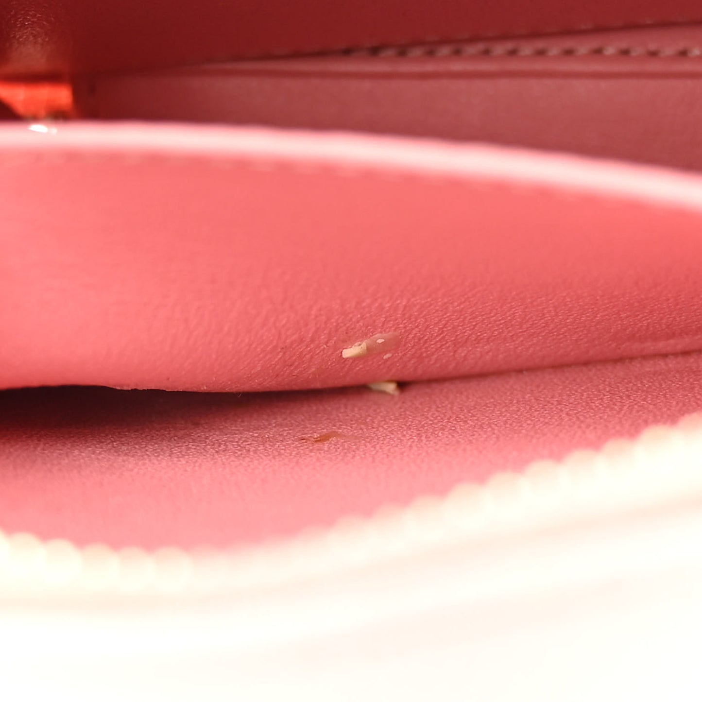 Caviar Quilted Small CC Filigree Vanity Case Pink