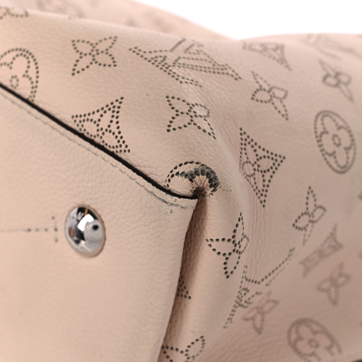 Louis Vuitton Mahina Muria Creme 10 of 12