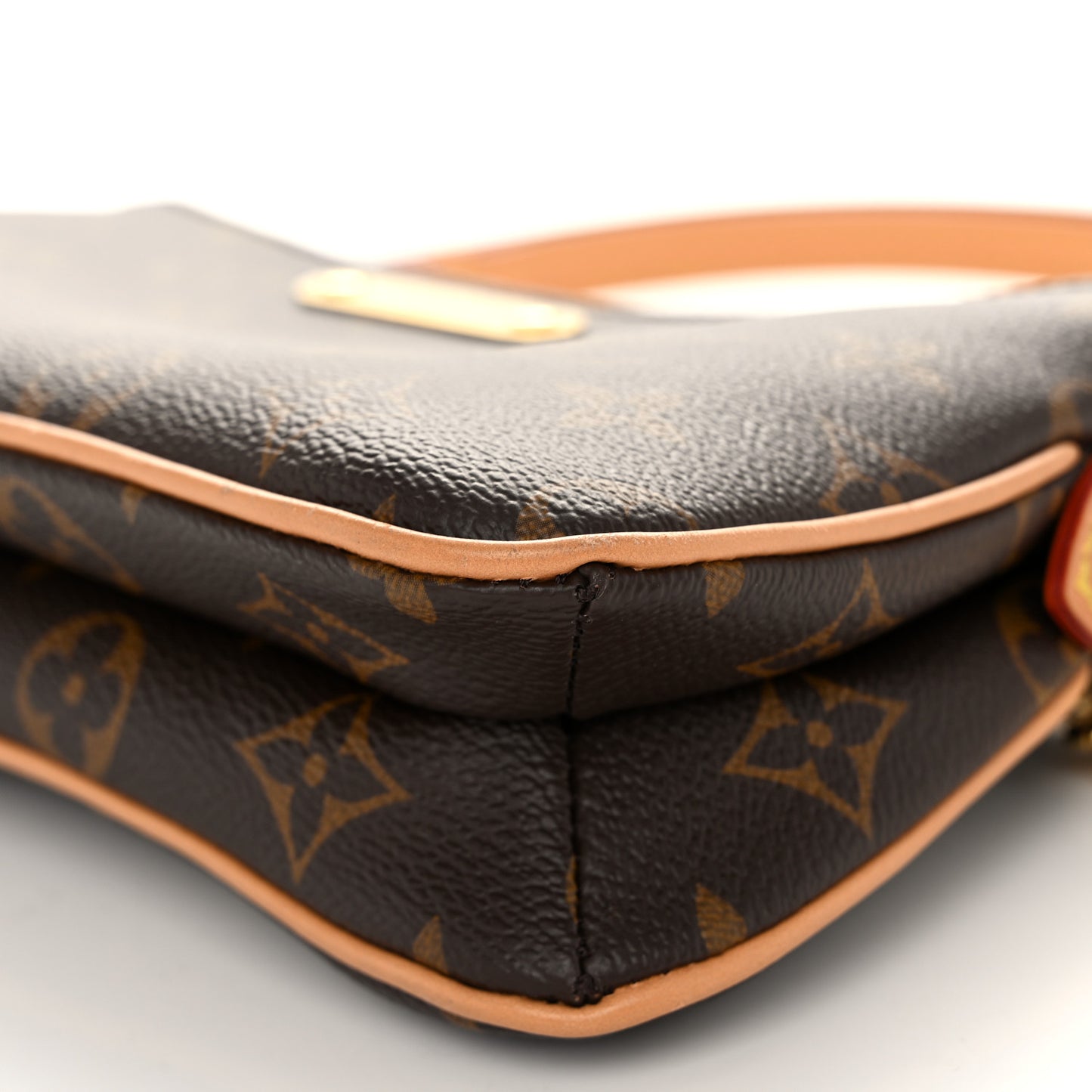 Monogram Liv Pochette