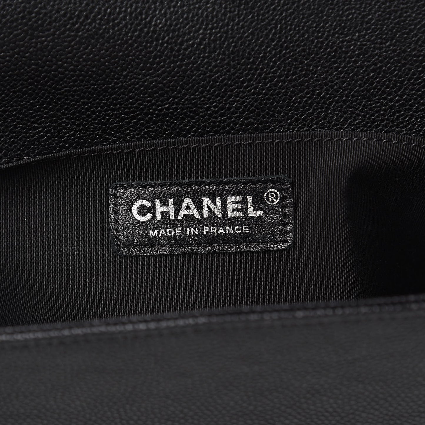 Caviar Quilted Medium Boy Flap Black