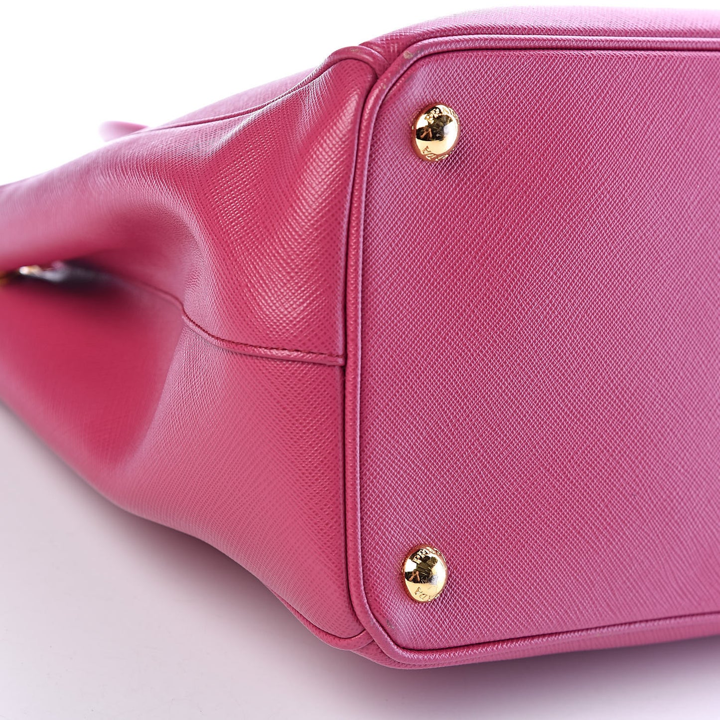 Saffiano Medium Galleria Double Zip Tote Fuxia