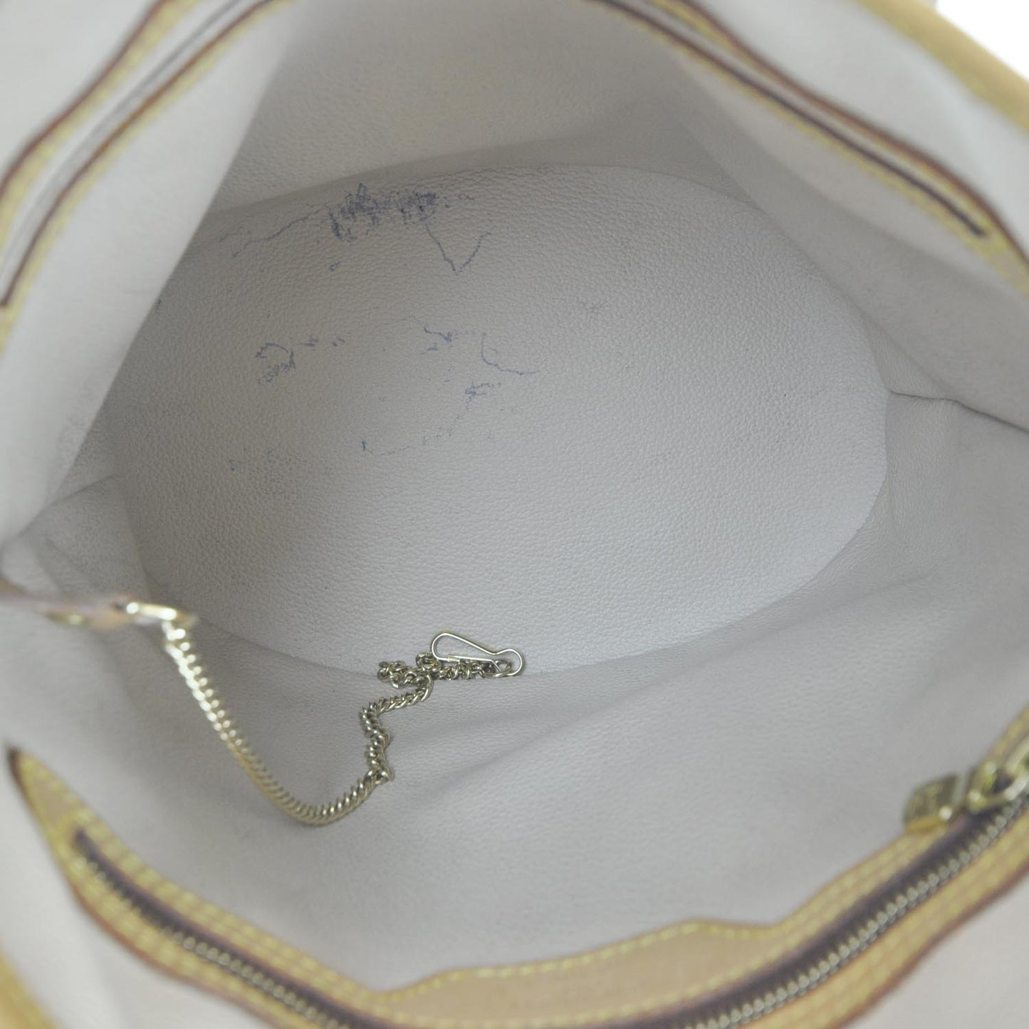 Monogram Petit Bucket 23
