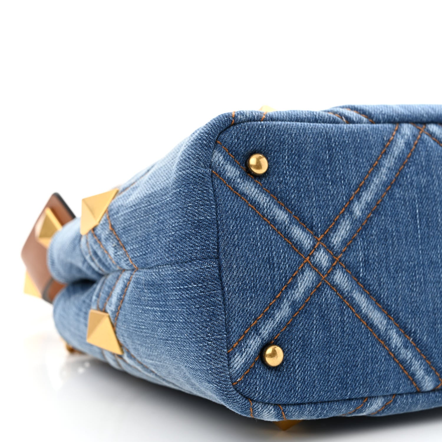 Valentino Garavani Denim Small Roman Stud The Handle Bag Light Denim Selleria 9 of 10