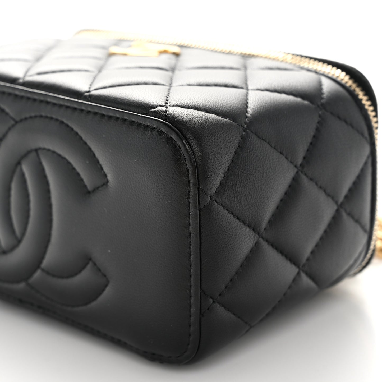 Lambskin Quilted Sweet Camellia Small Vanity Case With Chain Black