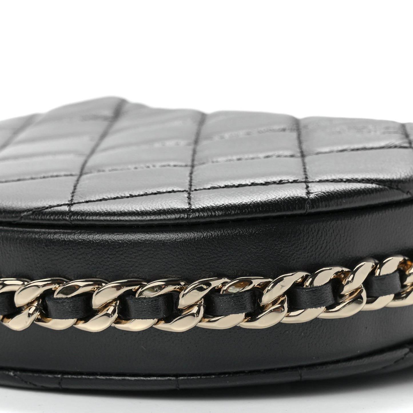 Lambskin Quilted Chain Around Pouch Black