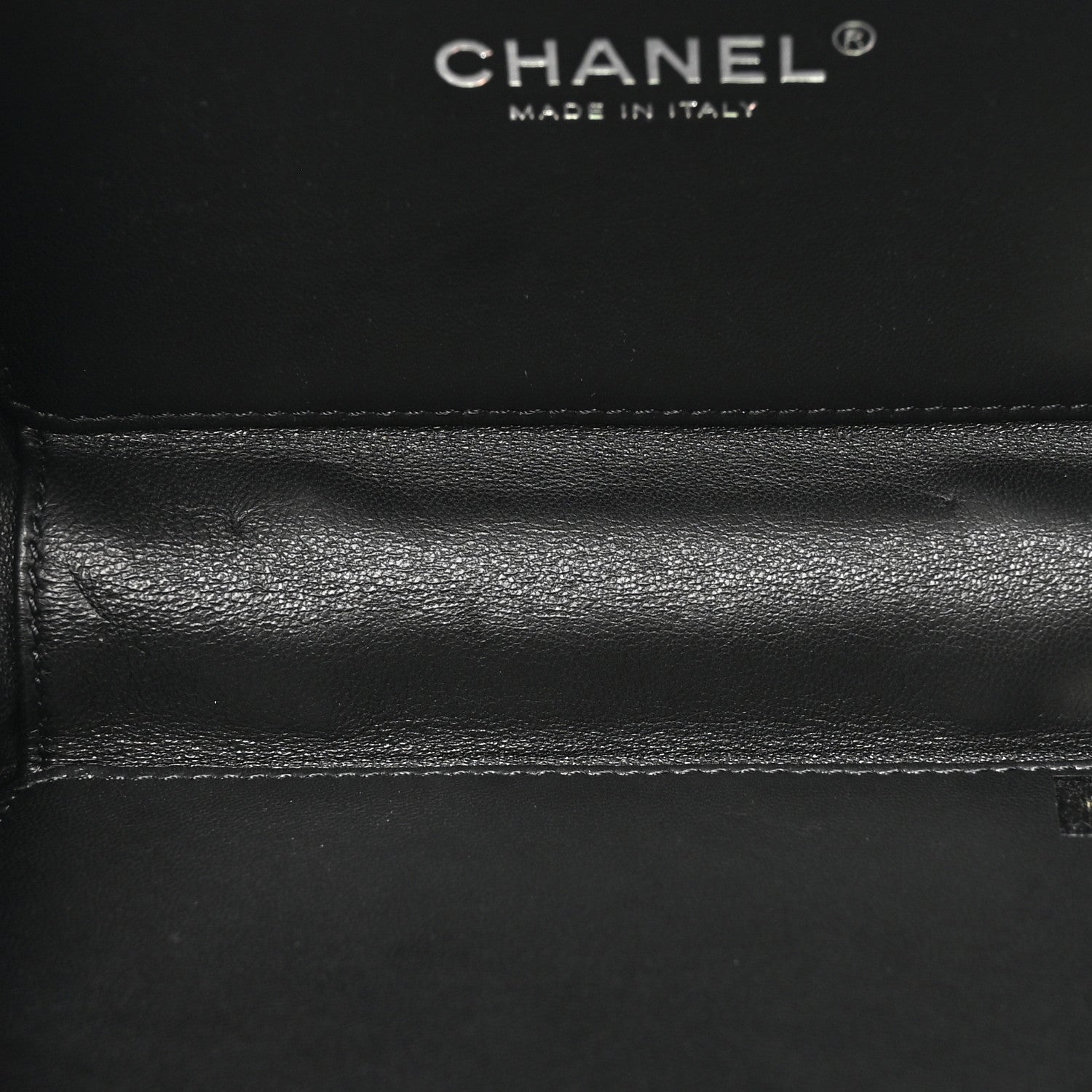 Chanel Plexiglass Compact Box Clutch Black 1553907 – FASHIONPHILE