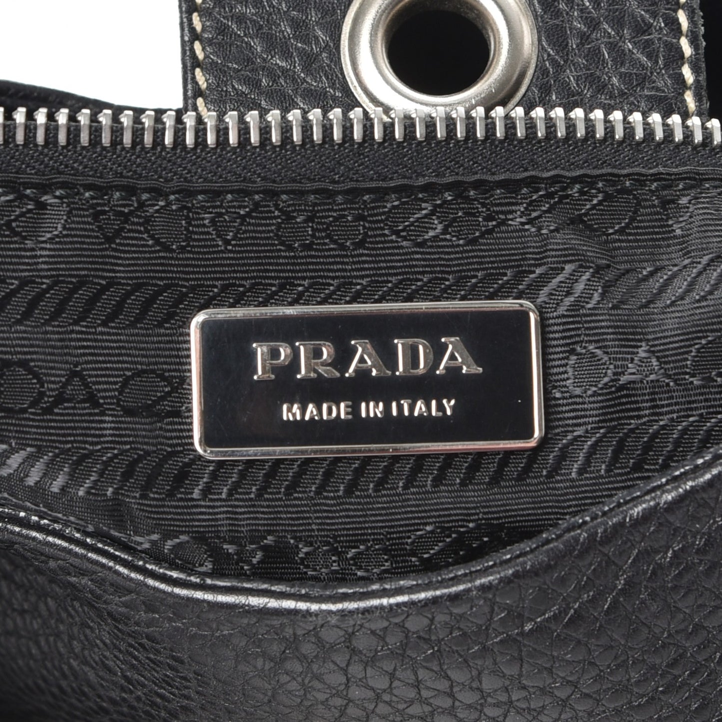 Vitello Daino Shoulder Bag Black