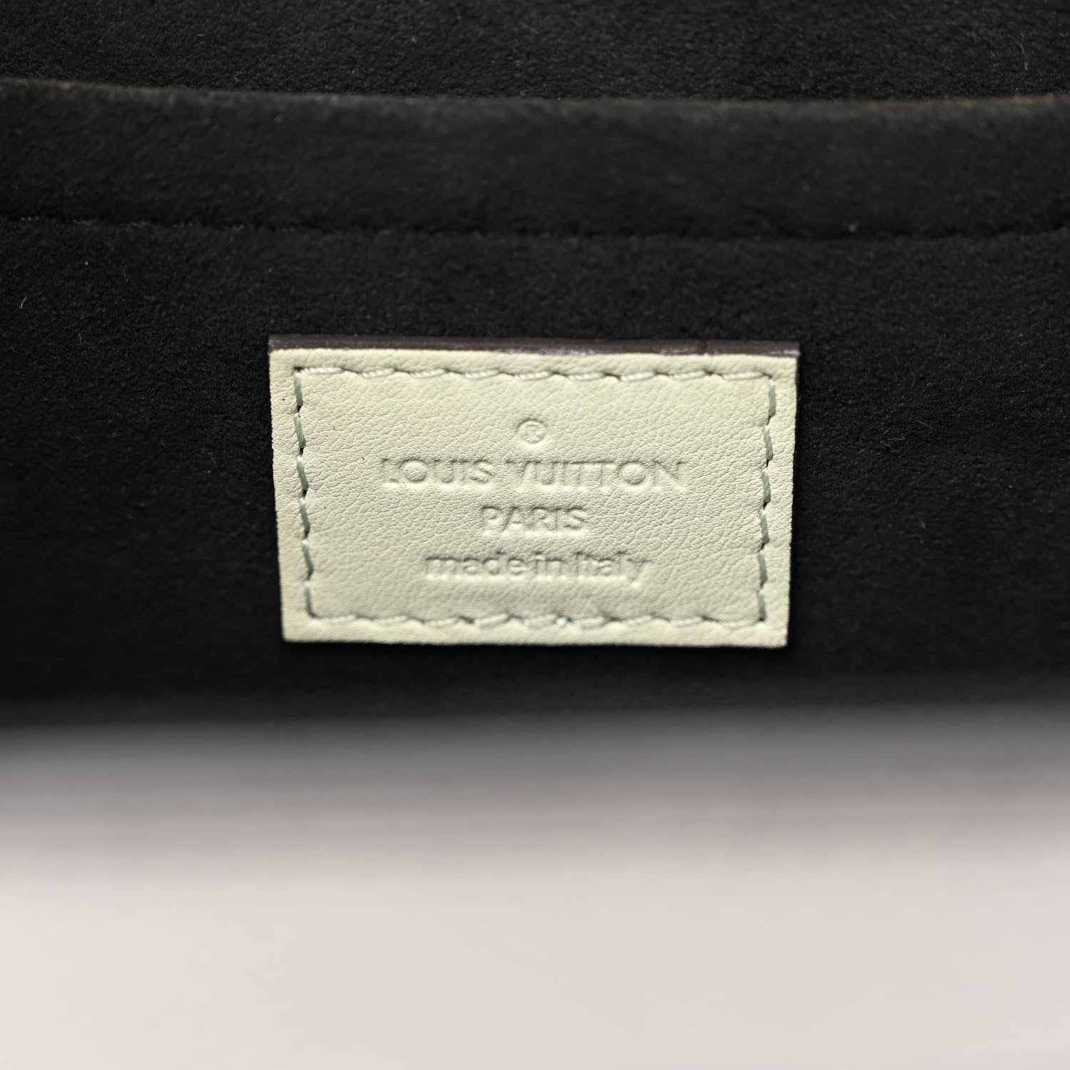 Louis Vuitton Taiga Trapeze Gray Pistachio Green 6 of 14