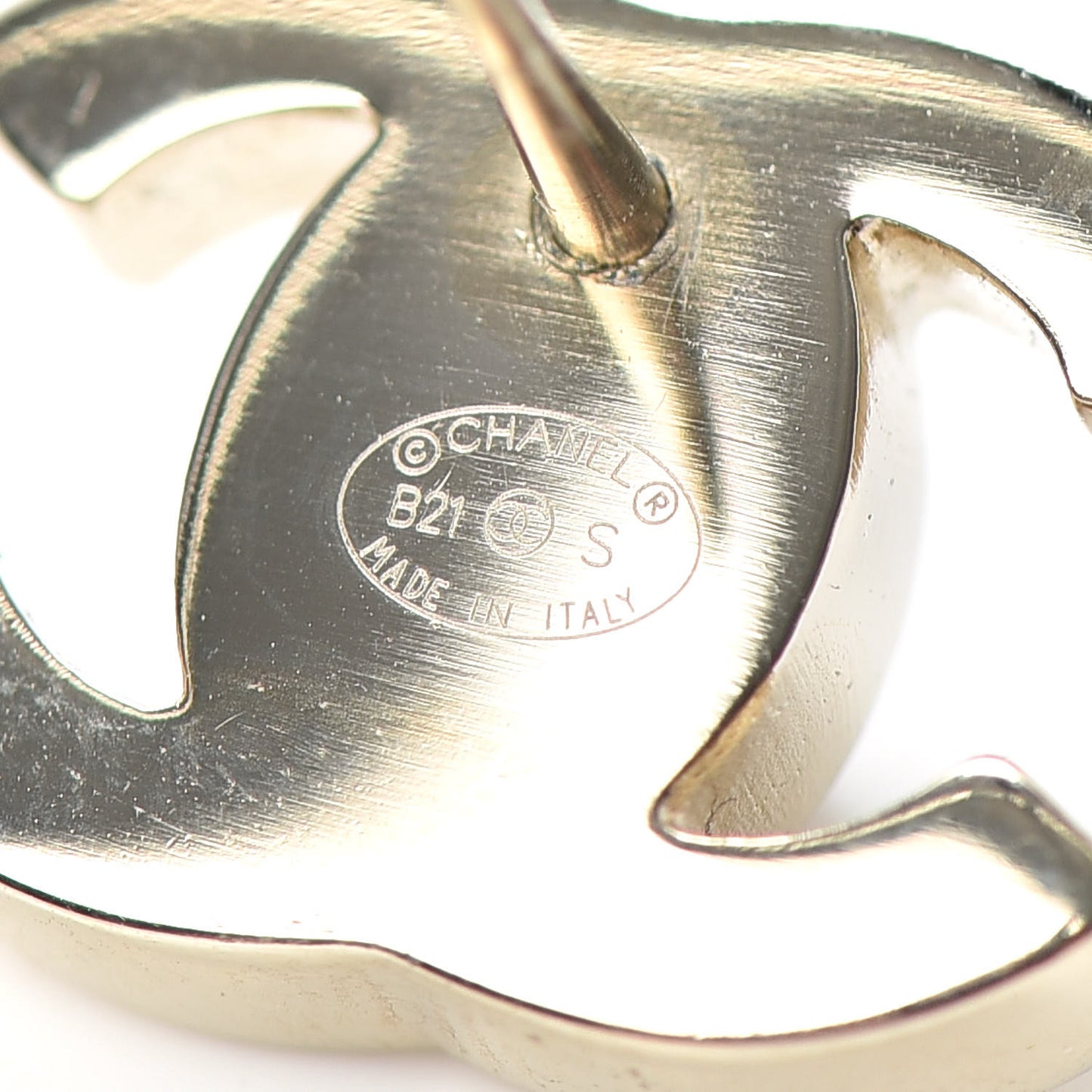 Metal CC Turnlock Earrings Gold