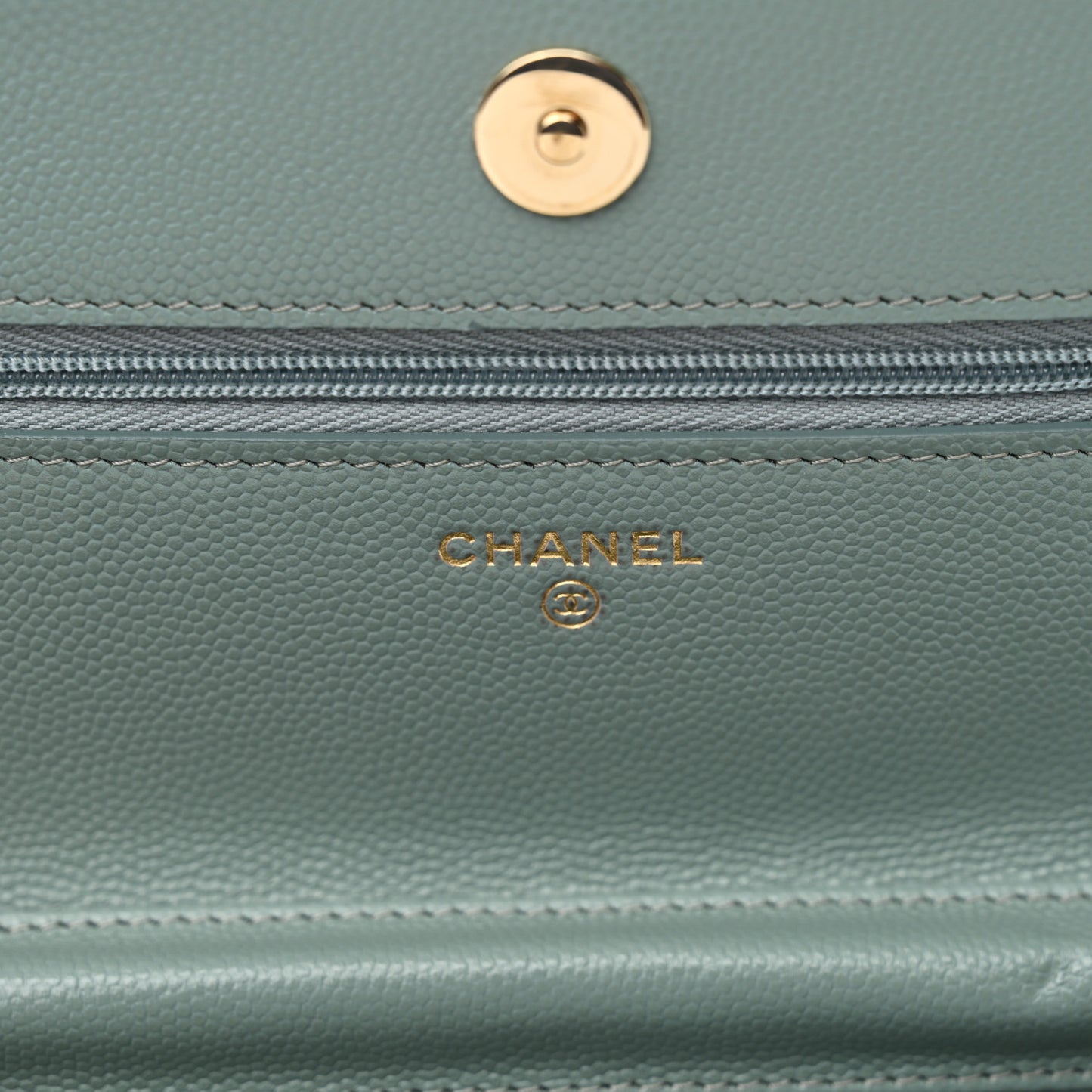 Caviar Quilted Wallet on Chain WOC Light Blue