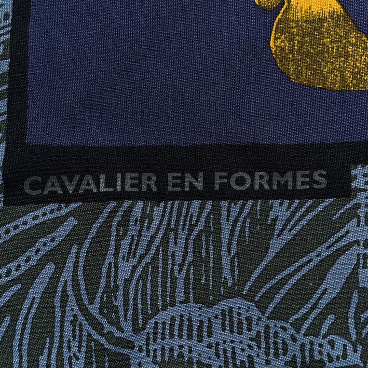 Silk Cavalier En Formes Scarf 90 Bleu Nuit Jaune De Naples